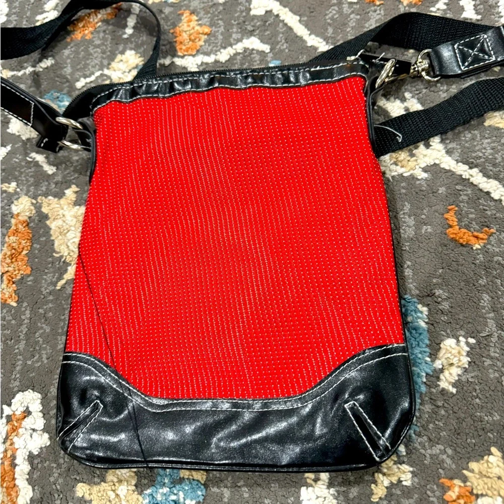 Arkansas Razorbacks Crossbody Purse/Bag‎ Red and Black
